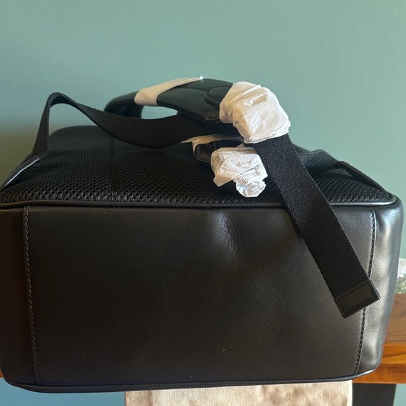 Polo by Ralph Lauren Classic Black Leather Backpack - Picture 5 of 5